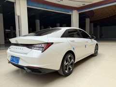 Hyundai Elantra 2022 1.5L CVT Luxury - ფოტო 4
