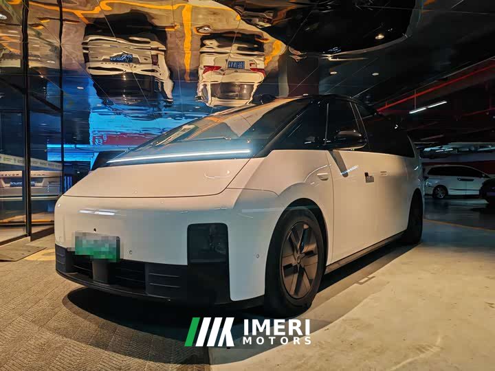 Li Auto MEGA Ultra Smart Refresh Edition