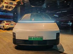 Li Auto MEGA Ultra Smart Refresh Edition - ფოტო 2