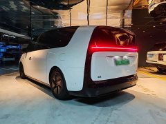 Li Auto MEGA Ultra Smart Refresh Edition - ფოტო 4