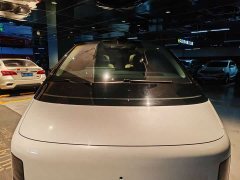 Li Auto MEGA Ultra Smart Refresh Edition - ფოტო 9