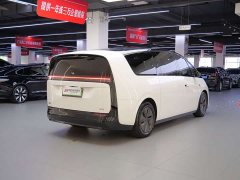 Li Auto Li Xiang MEGA Ultra - ფოტო 11