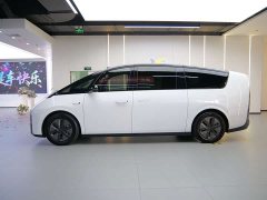 Li Auto Li Xiang MEGA Ultra - ფოტო 5