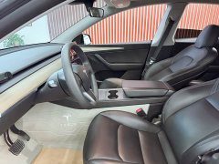 Tesla Model Y Long Range All-Wheel Drive - ფოტო 14