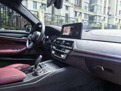 BMW 5 Series Facelift 530Li Premier M Sport Package - ფოტო 9