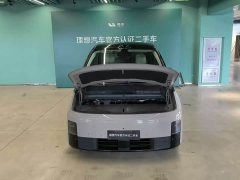 Li Auto Li Xiang MEGA Ultra - ფოტო 3