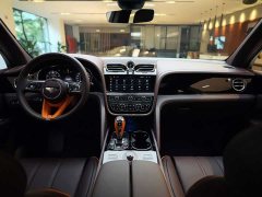 Bentley Bentayga 4.0T V8 Long Wheelbase - ფოტო 16