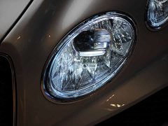 Bentley Bentayga 4.0T V8 Long Wheelbase - ფოტო 19
