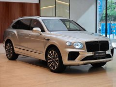 Bentley Bentayga 4.0T V8 Long Wheelbase - ფოტო 3