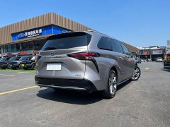 Toyota Sienna 2.5L Hybrid Premium Edition - ფოტო 6
