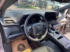 Toyota Sienna 2.5L Hybrid Premium Edition - ფოტო 9