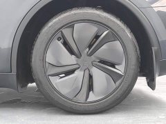 Tesla Model Y Rear-Wheel Drive - ფოტო 13