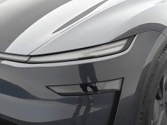 Tesla Model Y Rear-Wheel Drive - ფოტო 16