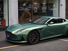 Aston Martin DB12 2025 4.0T V8 Coupe - ფოტო 1