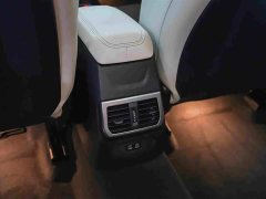 BMW 2 Series 2025 225L M Sport Package - ფოტო 6