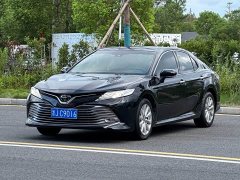Toyota Camry 2.0G Luxury - ფოტო 1