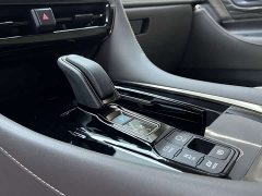 Toyota Vellfire Crown Hybrid 2.5L Executive Premier Edition - ფოტო 19