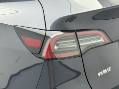 Tesla Model Y Rear-Wheel Drive - ფოტო 12