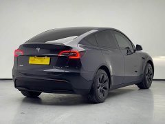 Tesla Model Y Rear-Wheel Drive - ფოტო 16