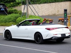 Mercedes-Benz CLE 300 4MATIC Convertible Coupe - ფოტო 13