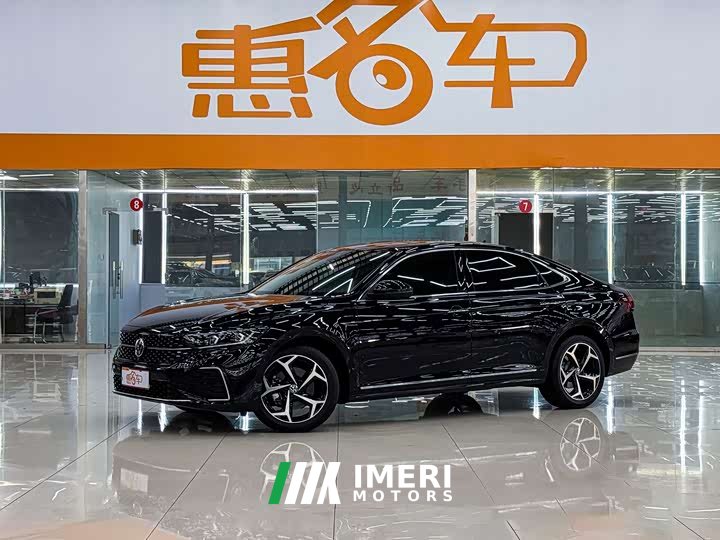 Volkswagen Passat 330TSI Starry Sky Luxury Edition