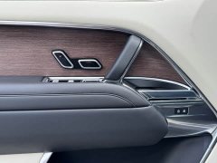 Land Rover Range Rover 3.0L V6 400PS Grand Jubilee Extended Wheelbase - ფოტო 13