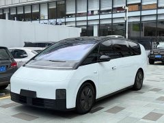 Li Auto MEGA Home Family Edition - ფოტო 1