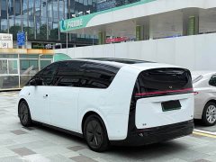 Li Auto MEGA Home Family Edition - ფოტო 17