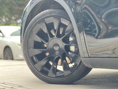 Tesla Model Y Standard Range RWD - ფოტო 14