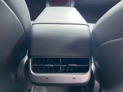 Tesla Model Y Standard Range RWD - ფოტო 9