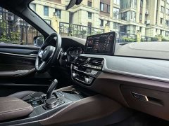 BMW 5 Series Facelift 530Li Premier M Sport Package - ფოტო 9