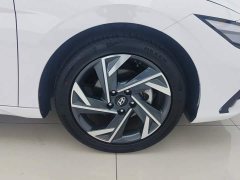 Hyundai Elantra 2023 1.5L CVT GLX Elite - ფოტო 6