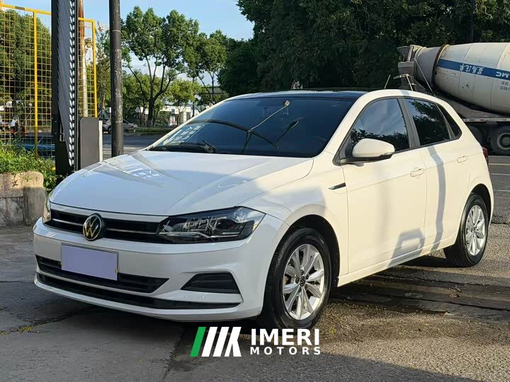 Volkswagen Polo Plus 1.5L Automatic Colorful Tech Edition