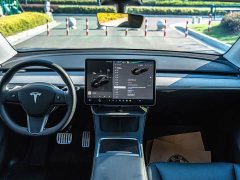 Tesla Model Y 2023 High Performance All-Wheel Drive - ფოტო 14