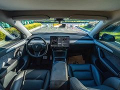 Tesla Model Y 2023 High Performance All-Wheel Drive - ფოტო 8