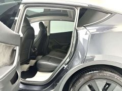 Tesla Model Y Rear-Wheel Drive - ფოტო 6