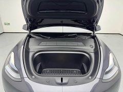 Tesla Model Y Rear-Wheel Drive - ფოტო 18
