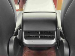 Tesla Model Y Performance All-Wheel Drive - ფოტო 14