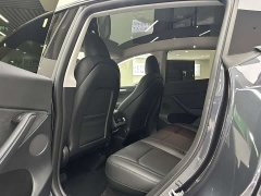 Tesla Model Y Rear-Wheel Drive - ფოტო 3