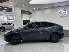 Tesla Model Y Rear-Wheel Drive - ფოტო 4