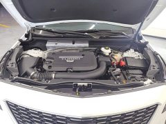 Cadillac XT4 28T FWD Luxury - ფოტო 10