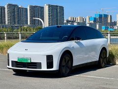 Li Auto i6 Two-Wheel Drive Standard - ფოტო 1