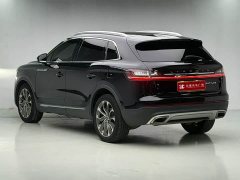 Lincoln Explorer 2.0T AWD Premium - ფოტო 4
