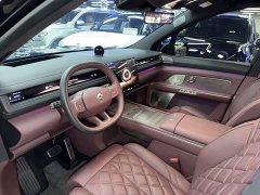 NIO ES8 Six-Seat Executive Signature Edition - ფოტო 13