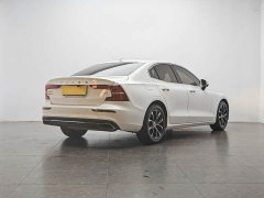 Volvo S60 2020 T4 Inscription Luxury - ფოტო 3