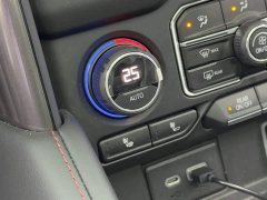Denza Suburban 2022 5.3L Premier Edition - ფოტო 17