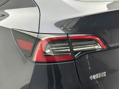 Tesla Model Y Rear-Wheel Drive - ფოტო 17