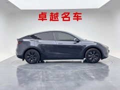Tesla Model Y Rear-Wheel Drive - ფოტო 5