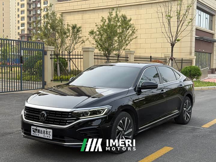 Volkswagen Passat Facelift 330TSI Luxury - ავტომობილი ჩინეთიდან