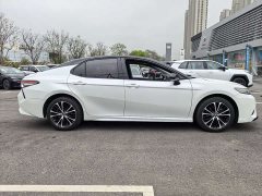 Toyota Camry 2019 2.0S Sharp Luxury Edition National VI - ფოტო 13